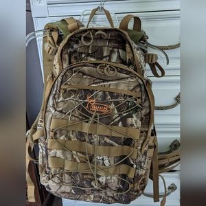 Buck Commander hiking or hunting backpack